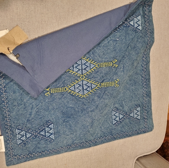 Decorative pillow case - Picture 3 of 3